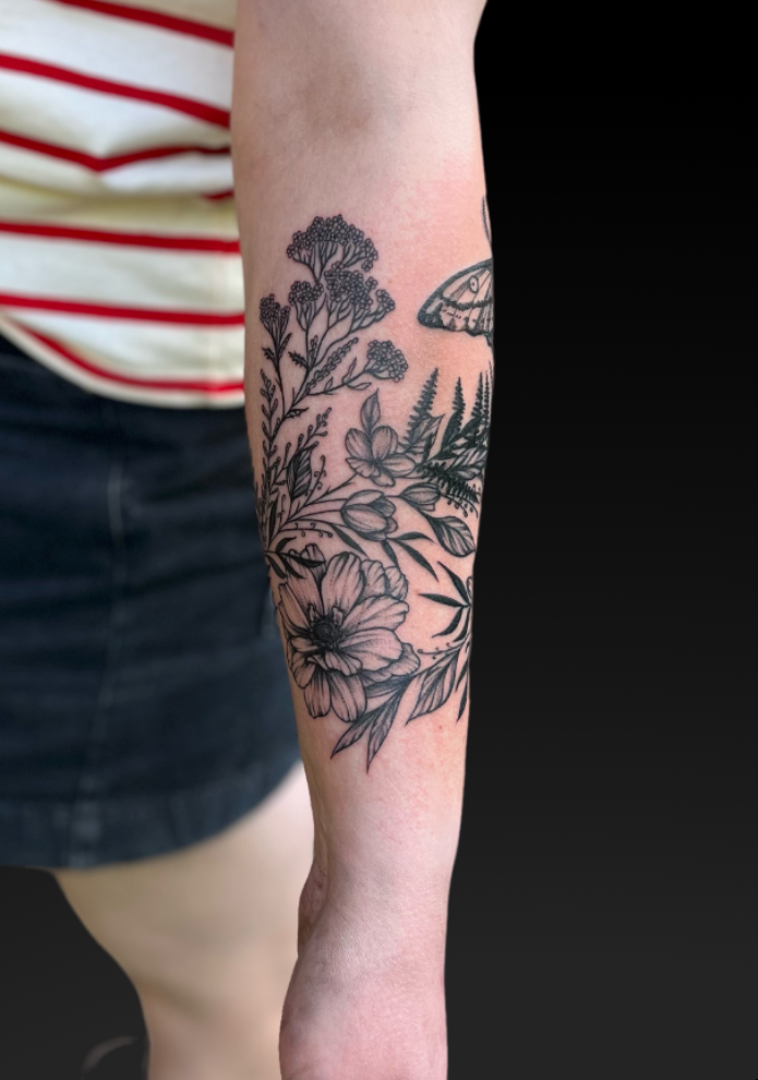 Opaska florystyczna na przedramieniu – Patryk – Terra Tattoo Kraków