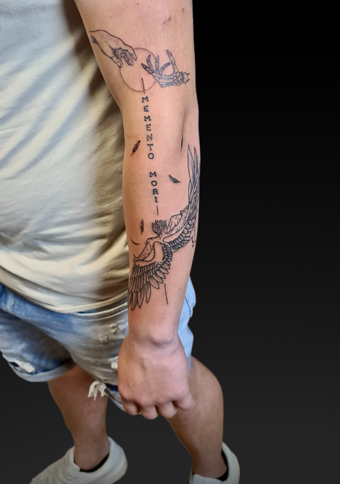 Tatuaż memento mori fine line – Patryk – Terra Tattoo Kraków