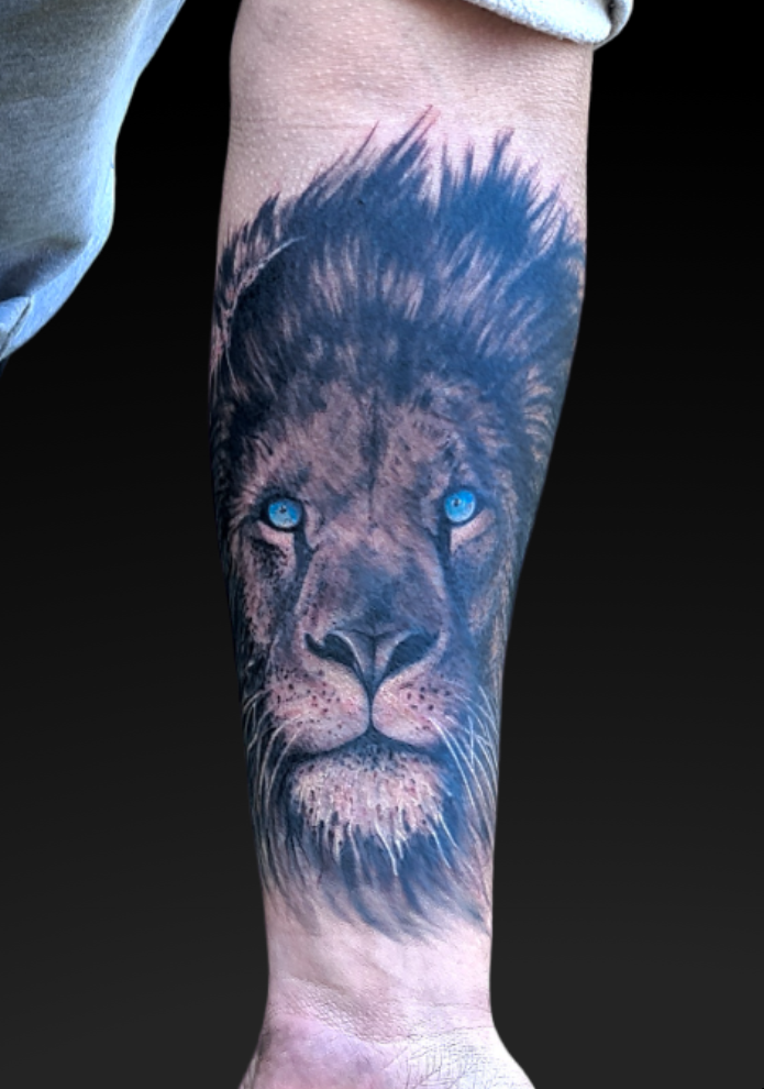 Tatuaż realistyczny lew – Terra Tattoo Kraków