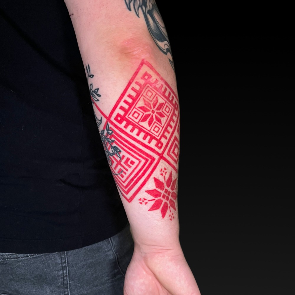 Tatuaż słowiański geometryczny – haft – Patryk – Terra Tattoo Kraków