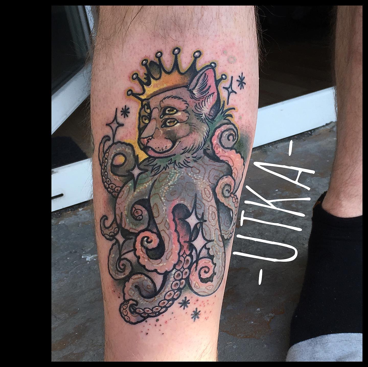 Tatuaż old school abstrakcyjny Kraków – autorski motyw tradycyjny – Kraków