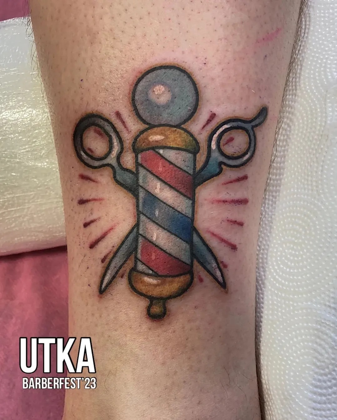 Tatuaż old school barberski – klasyczny motyw tradycyjny – Kraków